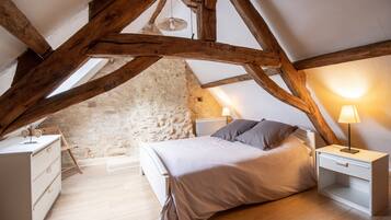 5 sovrum, strykjärn/strykbräda och sängkläder