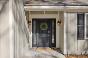 Exterior detail - Modern Pet Friendly Beach House in Palmetto Dunes (Hilton Head Island)