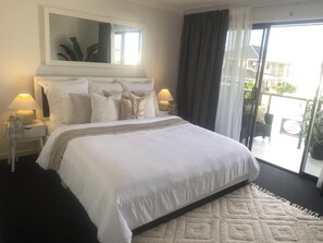 4 slaapkamers, een strijkplank/strijkijzer, gratis wifi, beddengoed