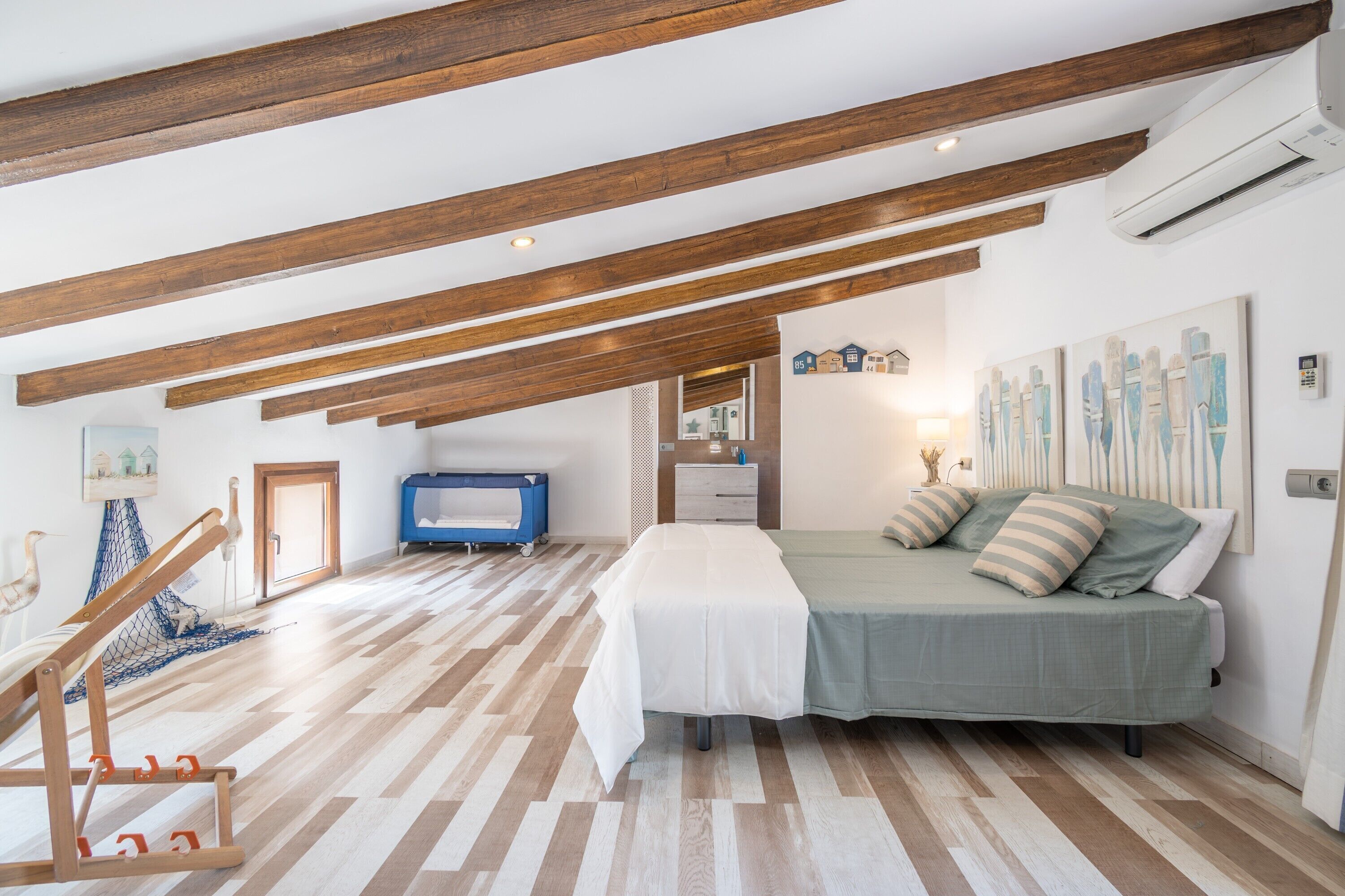 4 chambres, fer et planche à repasser, Wi-Fi gratuit, draps fournis