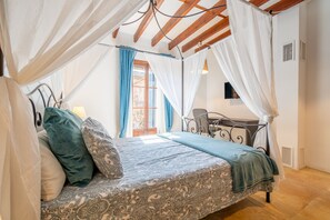 4 habitaciones, tabla de planchar con plancha y wifi gratis 