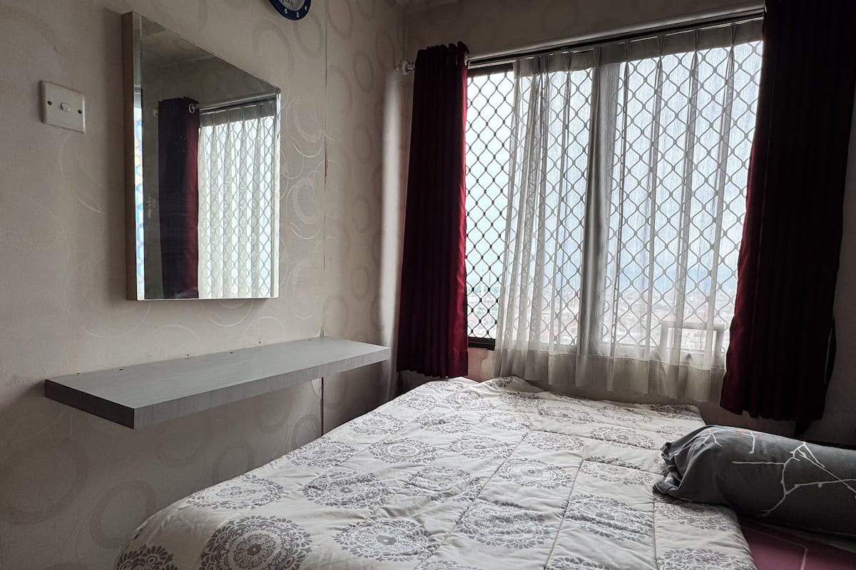 Family Apartment, 2 Bedrooms, Balcony, City View | 2 bedrooms, free minibar, individually decorated, individually furnished