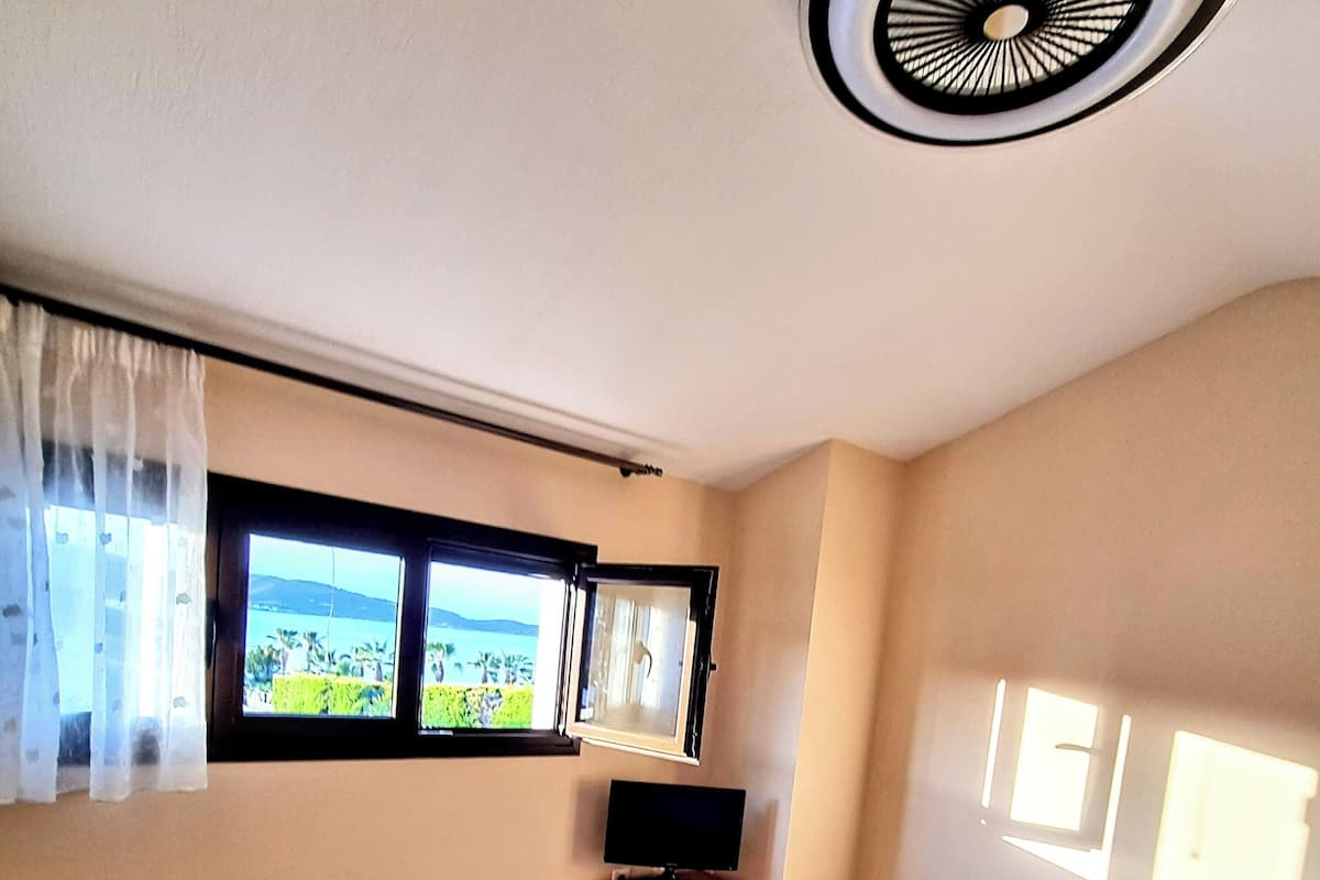 Appartamento familiare, patio, vista giardino | Biancheria da letto ipoallergenica, insonorizzazione, lenzuola