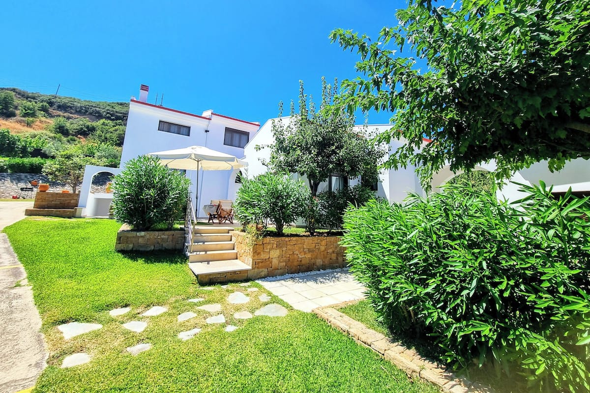 Monolocale Standard, patio, vista giardino | Biancheria da letto ipoallergenica, insonorizzazione, lenzuola