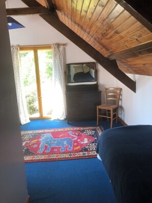 13 habitaciones, tabla de planchar con plancha y wifi