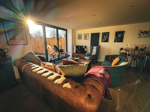 Bracken Barn | 8-Guest Stay: Coast and Country