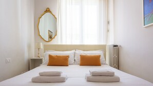 Apartament clàssic, vistes al pati