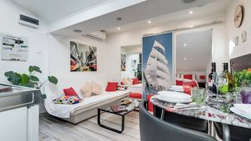 Classic Apartment | Living area