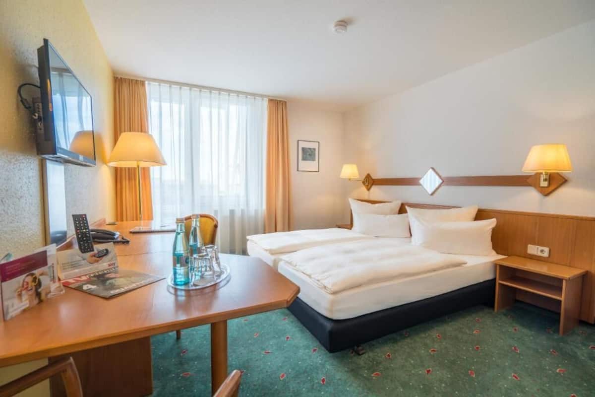 Classic Double Room | Soundproofing, free WiFi