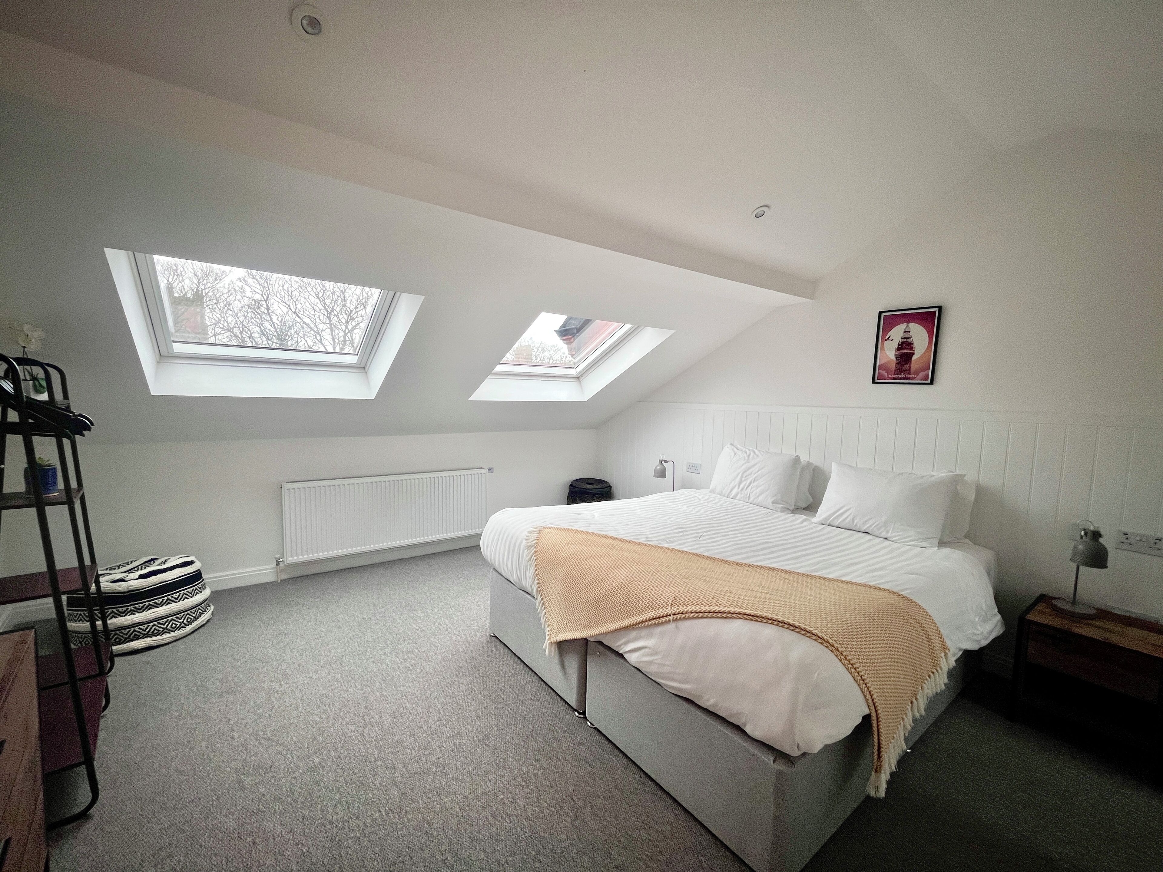 Luxury Cottage | 3 bedrooms, blackout drapes, iron/ironing board, free WiFi