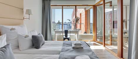 Grand Apartment | 1 bedroom, hypo-allergenic bedding, individually decorated