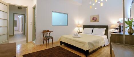 4 室のベッドルーム、アイロン / アイロン台、旅行用ベビーベッド、WiFi (無料)