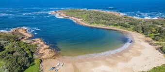 Waves at Boat Harbour, 65 Kingsley Dr - stunning house, fantastic waterviews and dog friendly