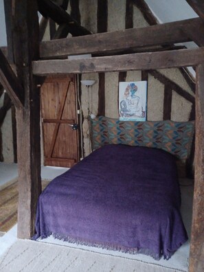 3 bedrooms, WiFi - Gîte des Petites Ruelles in a troglodytic village (Trôo)