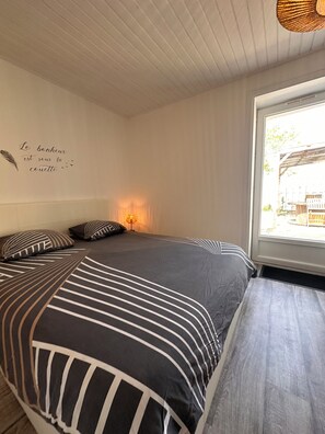 3 dormitorios, cuna de viaje, wifi gratis y ropa de cama