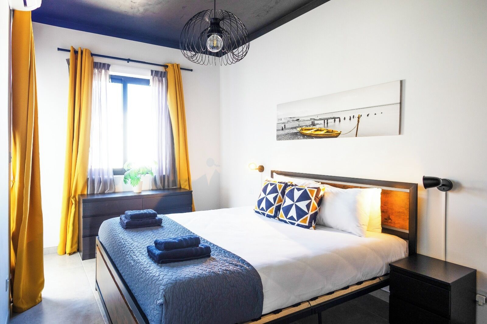 2 soverom, strykejern/-brett, wi-fi (inkludert) og sengetøy