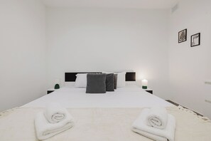 3 chambres, fer et planche à repasser, Wi-Fi gratuit