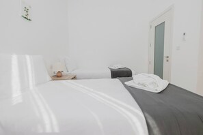 2 chambres, fer et planche à repasser, lit parapluie, Wi-Fi gratuit