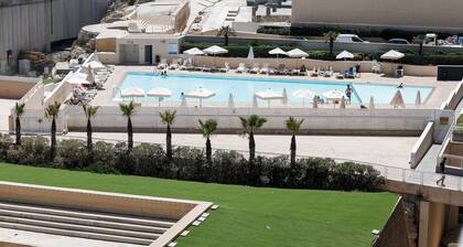 102 Seafront 3Bed Sliema with pool by Homely