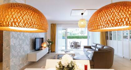 102 Seafront 3Bed Sliema with pool by Homely