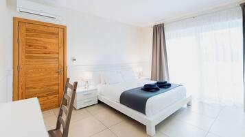 3 bedrooms, iron/ironing board, travel crib, free WiFi