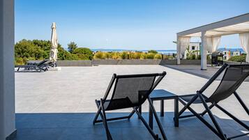 Vila superluxo, piscina particular, vista para o mar | Vista da sacada