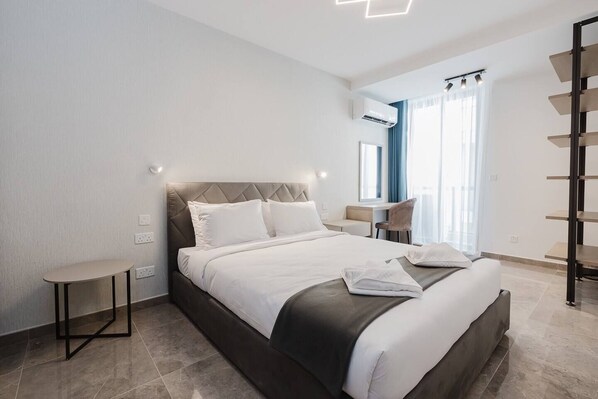 2 bedrooms, iron/ironing board, travel crib, free WiFi