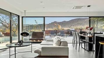 Télévision, cheminée, espaces bureaux