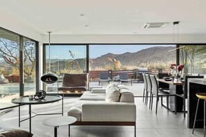 TV, fireplace, offices