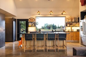 Micro-ondes, four, plaque de cuisson, lave-vaisselle