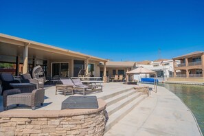 Terrace/patio - Dock Holiday – The Keys Favorite | Wild West River Escape (Parker)