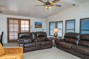Living area - Buckskin Tango Hideaway (Parker)