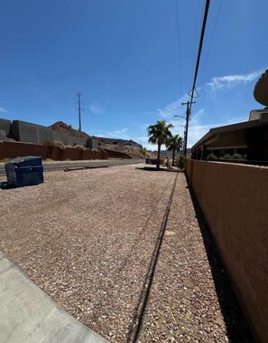 Property grounds - Cliff Hanger, River access with dock (Parker)