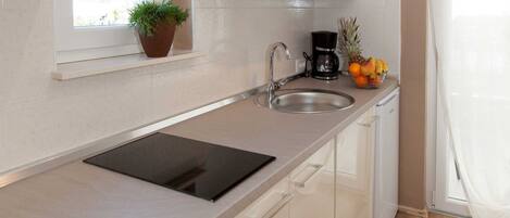 Studio (Junior Studio Apartment 2) | Private kitchen | Fridge