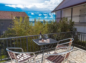 Studio (Classic Studio Apartment with Sea Vie) | Balcony - Beachfront Crikvenica Apartments With Sea View (Crikvenica)