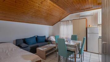 Monolocale (Studio Apartment) | Interni