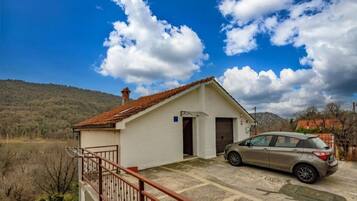 Estudio (Studio Apartment) | Entrada de la propiedad