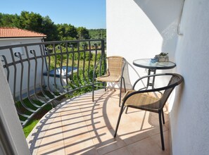 Apartment (One Bedroom Apartment) | Balcony - Charming Retreat Near Rovinj With Private Balcony (Rovinj)