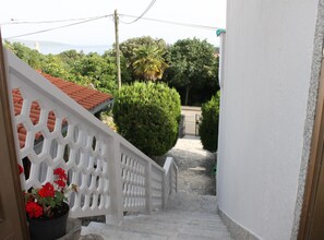 Apartment (Two Bedroom Apartment with Sea View a) | Staircase