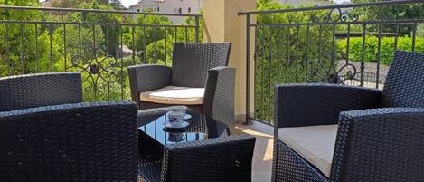 Lejlighed (Two Bedroom Apartment with Balcony) | Balkon