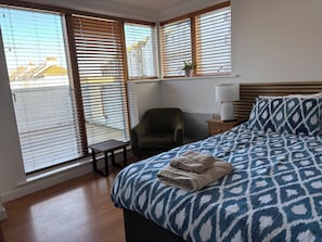 2 chambres, fer et planche à repasser, Wi-Fi gratuit, draps fournis