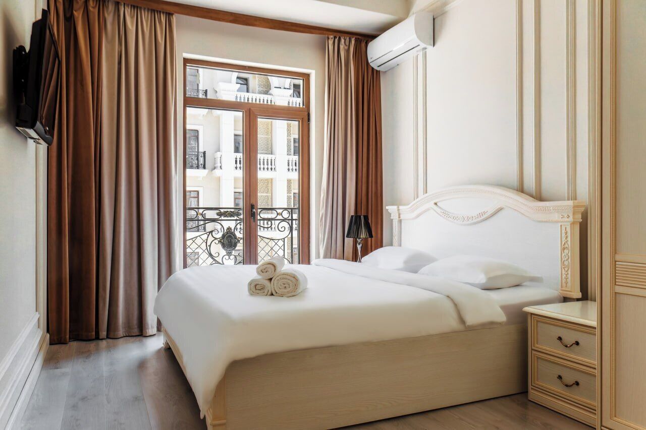 Luksus-lejlighed - balkon - udsigt til gårdsplads | 1 soveværelse, mørklægningsgardiner, strygejern/strygebræt, gratis Wi-Fi