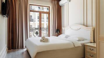 Luksus-lejlighed - balkon - udsigt til gårdsplads | 1 soveværelse, mørklægningsgardiner, strygejern/strygebræt, gratis Wi-Fi