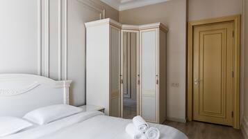 Luxury Apartment, Balcony, Courtyard View | 1 bedroom, blackout curtains, iron/ironing board, free WiFi