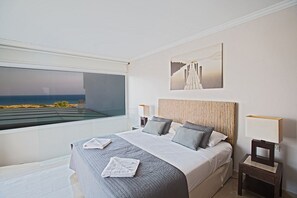 5 chambres, fer et planche à repasser, Wi-Fi, draps fournis