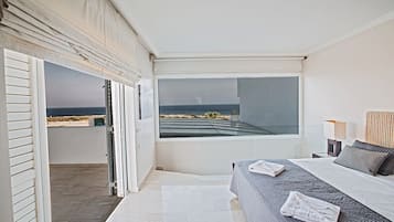 5 bedrooms, iron/ironing board, WiFi, bed sheets