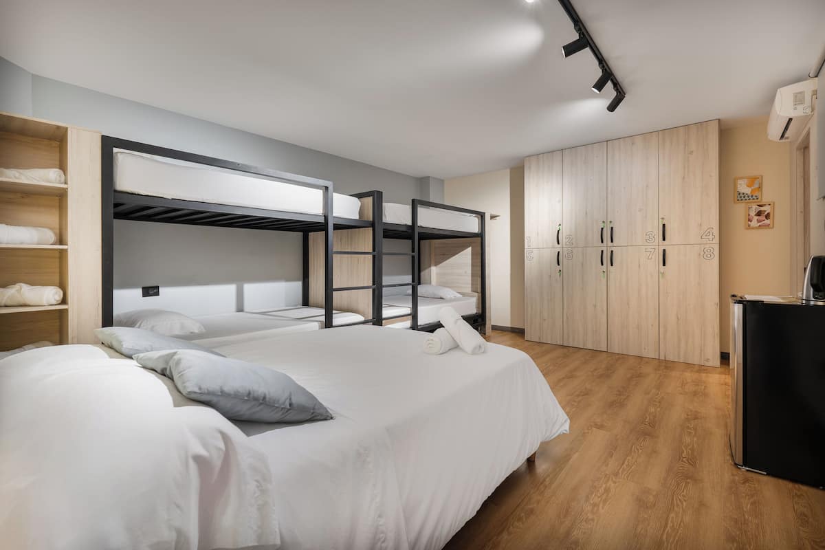 Family Room | In-room safe, free WiFi