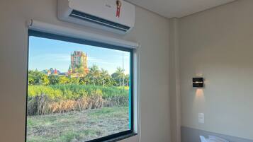 Family Room, Courtyard View | Free WiFi