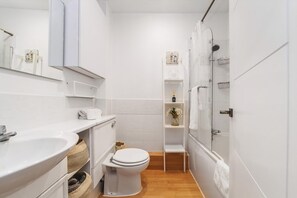 Apartment | Bathroom