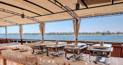 Anoush Dahabiya Nile cruise Double Room 3 nights From Aswan to Luxor each Friday